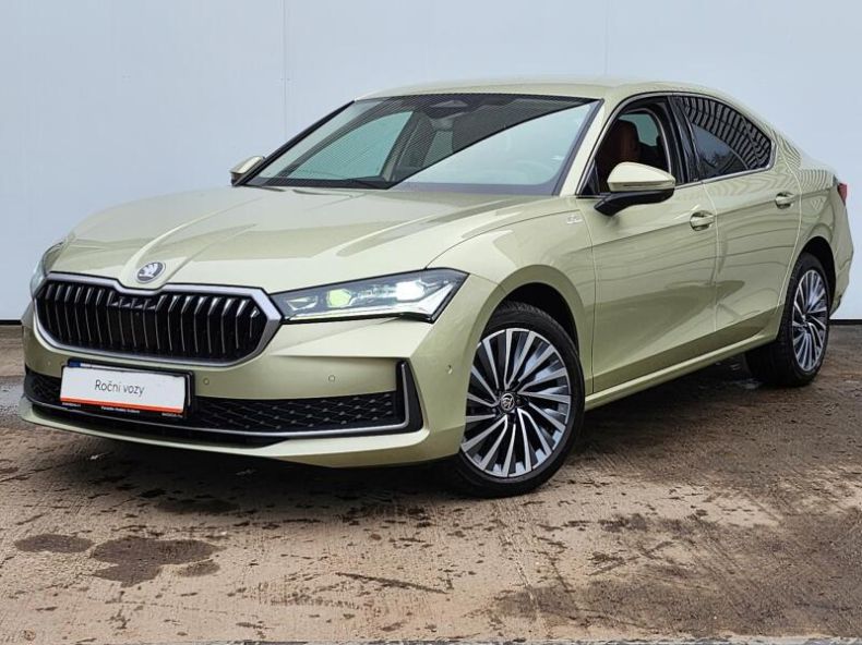 Škoda Superb - hlavní foto