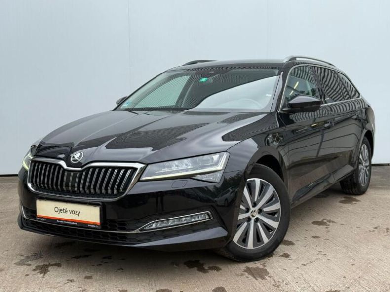 Škoda Superb - hlavní foto