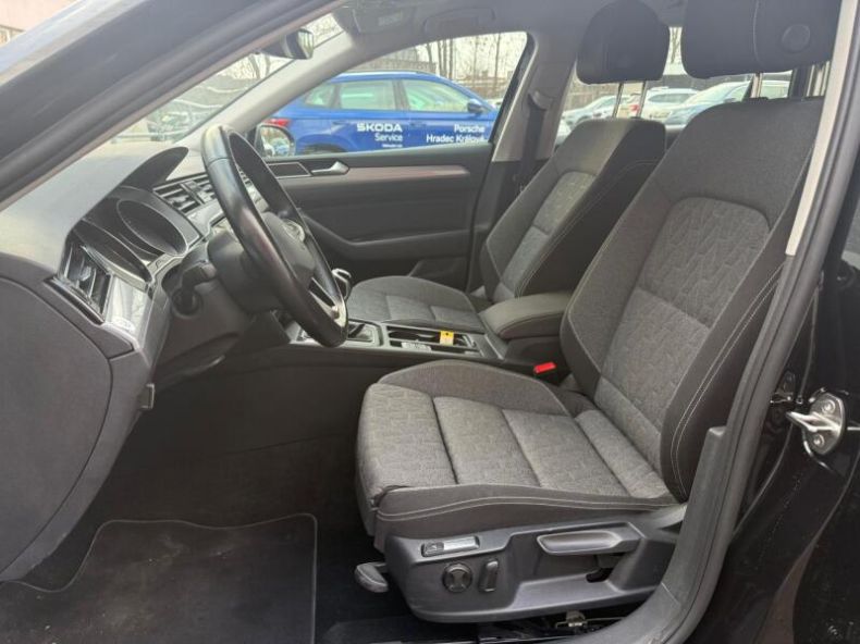 Volkswagen Passat - hlavní fotka