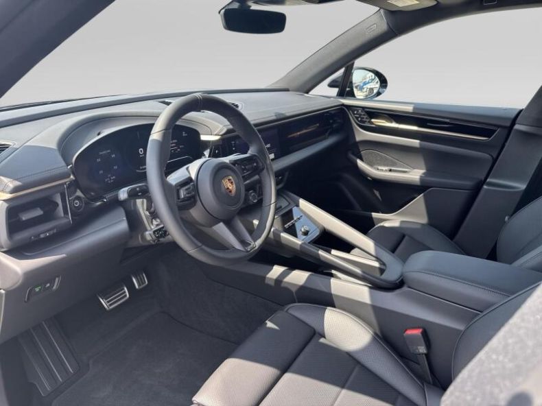 Porsche Macan - hlavní fotka