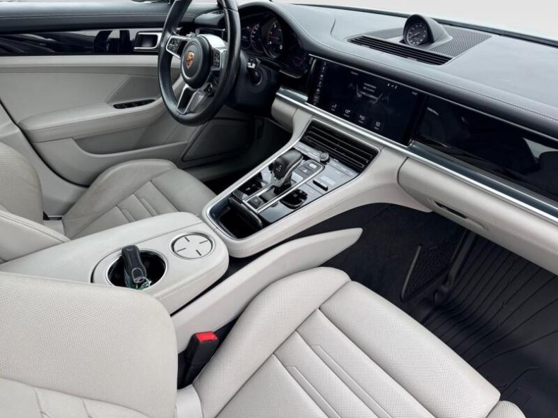 Porsche Panamera - hlavní fotka