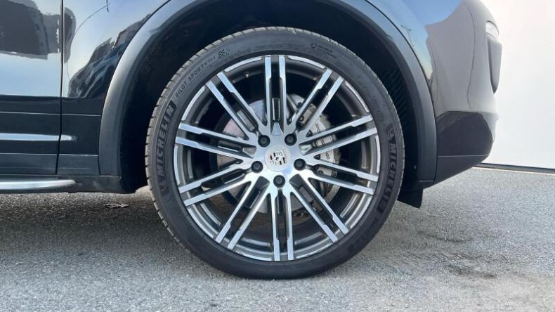 Porsche Cayenne - hlavní fotka