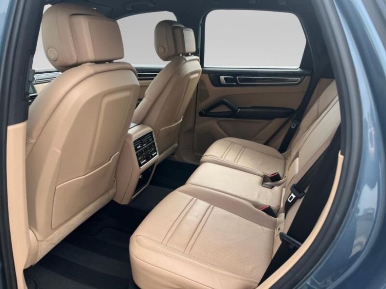 Porsche Cayenne - hlavní fotka