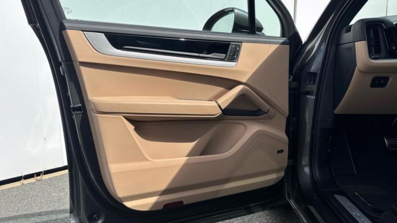 Porsche Cayenne - hlavní fotka