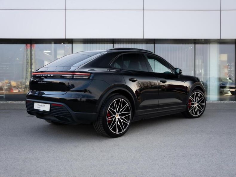 Porsche Macan - hlavní fotka