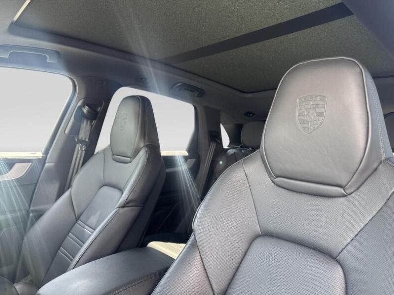 Porsche Cayenne - hlavní fotka