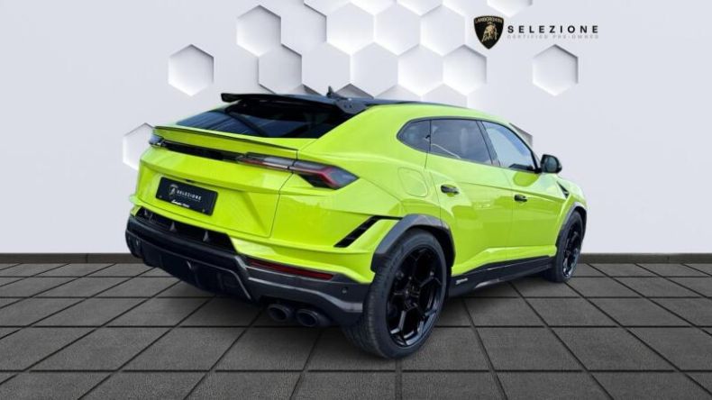 Lamborghini Urus - hlavní fotka