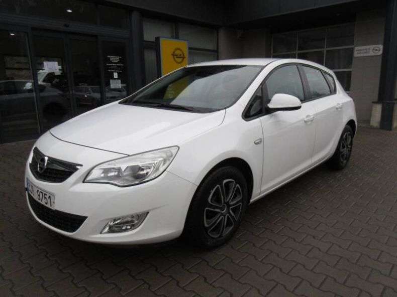Opel Astra - hlavní foto