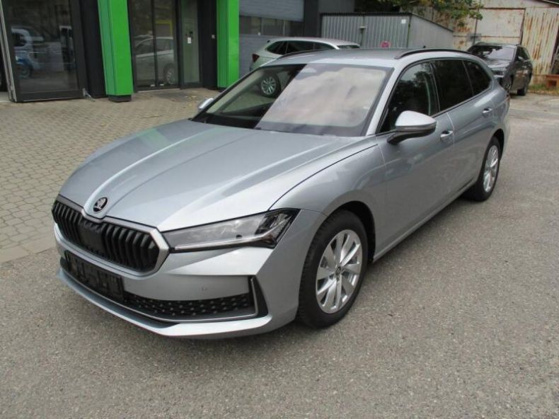 Škoda Superb - hlavní foto