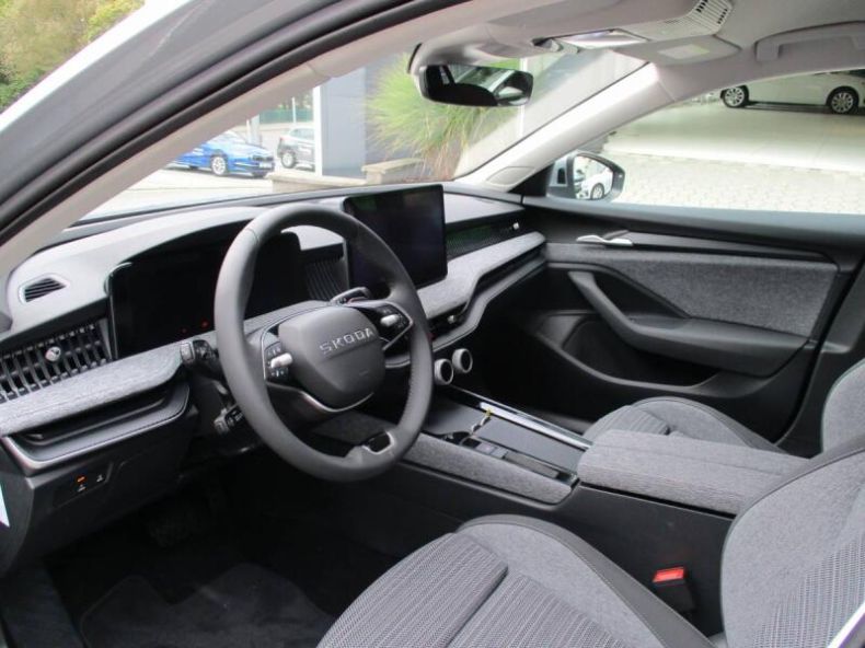 Škoda Superb - hlavní fotka