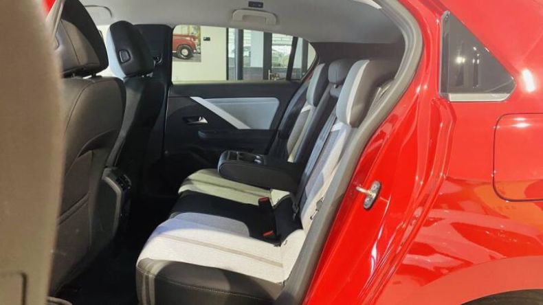 Opel Astra - hlavní fotka