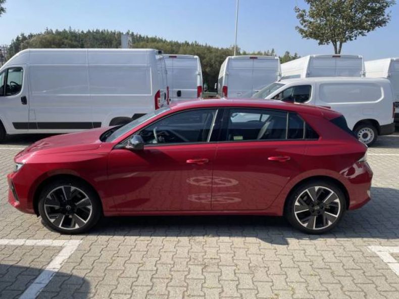 Opel Astra - hlavní fotka