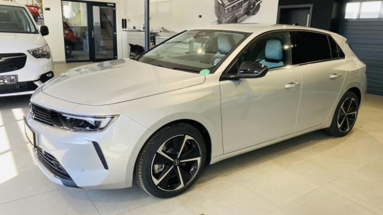 Opel Astra - hlavní foto