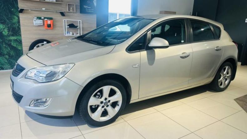 Opel Astra - hlavní foto