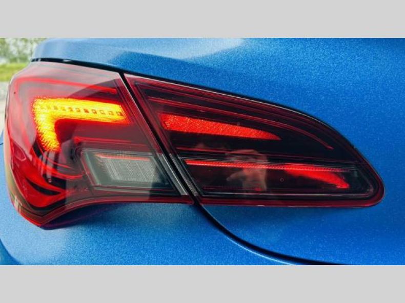 Opel Astra - hlavní fotka