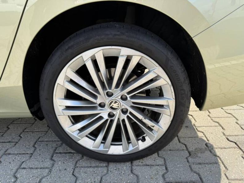 Škoda Superb - hlavní fotka