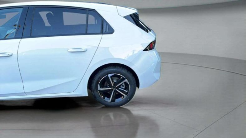 Opel Astra - hlavní fotka