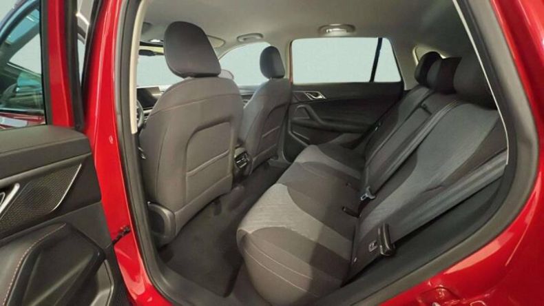 MG HS - hlavní fotka