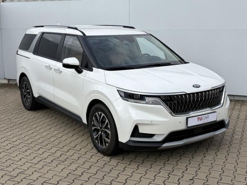 Kia Carnival - hlavní foto