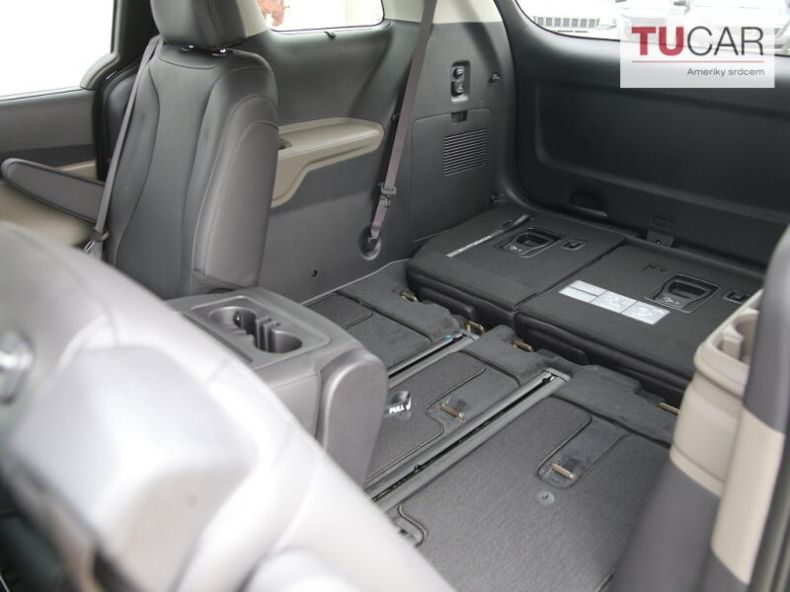 Kia Carnival - hlavní fotka