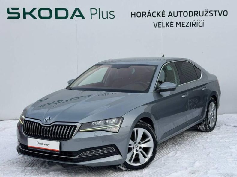 Škoda Superb - hlavní foto