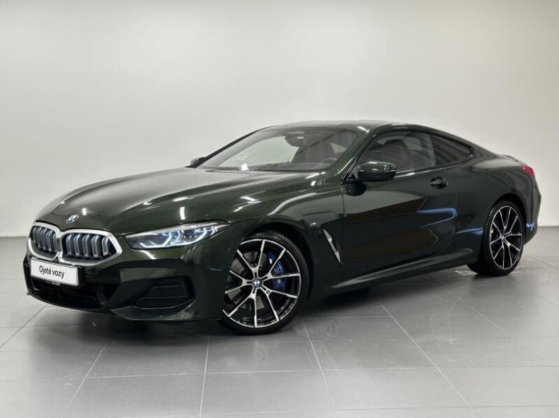 BMW Řada 8 - hlavní foto
