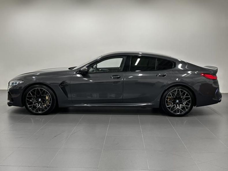 BMW M8 - hlavní fotka