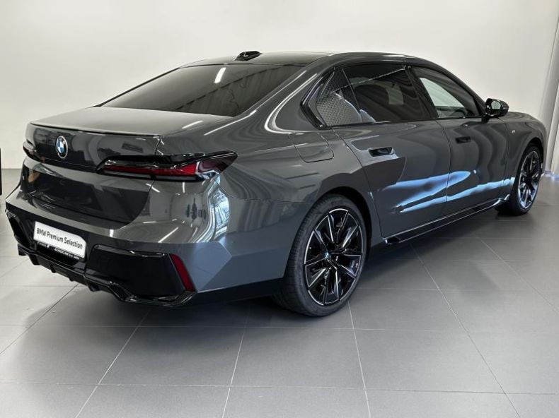 BMW Řada 7 - hlavní fotka