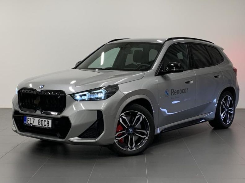 BMW iX1 - hlavní foto