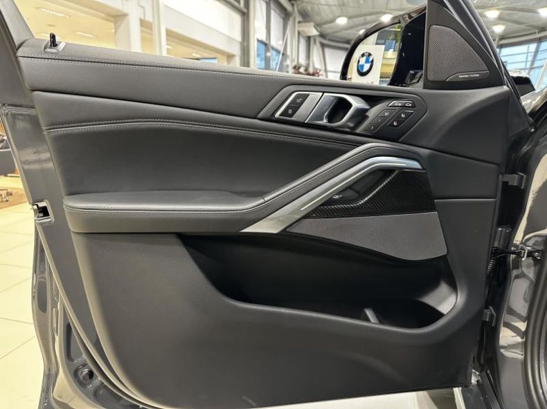 BMW X6 - hlavní fotka