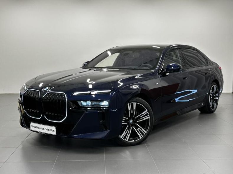 BMW Řada 7 - hlavní foto