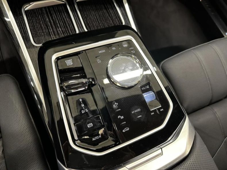 BMW Řada 7 - hlavní fotka