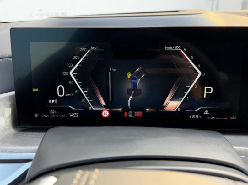 BMW X7 - hlavní fotka