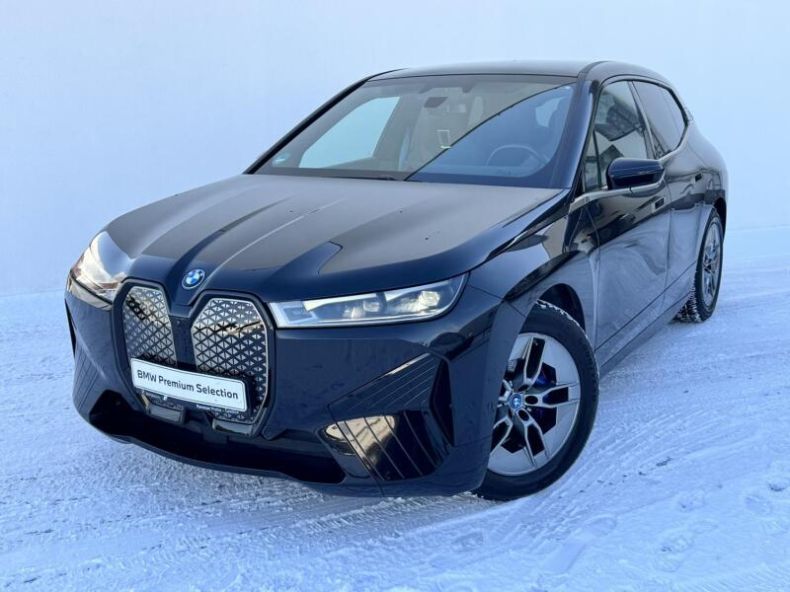 BMW iX - hlavní foto