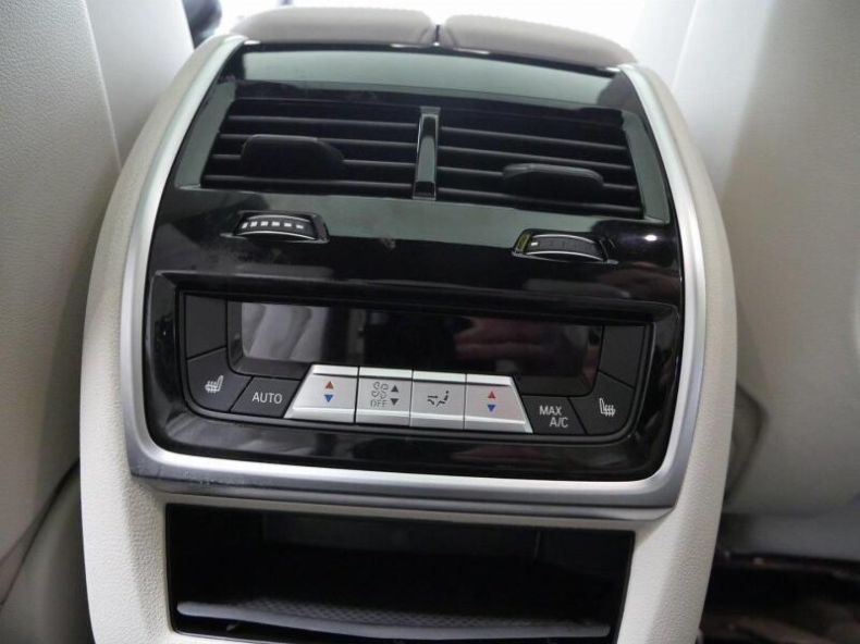 BMW X7 - hlavní fotka