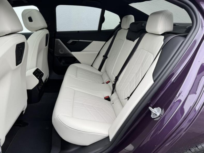 BMW i5 - hlavní fotka