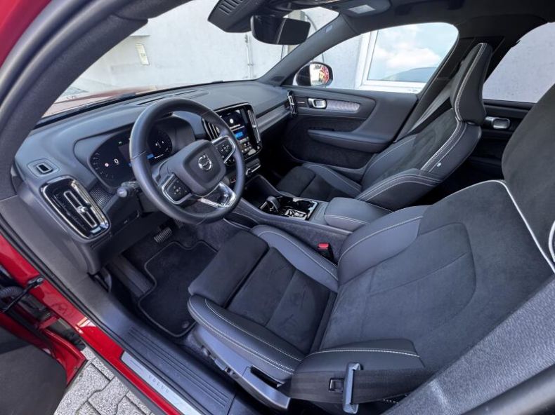 Volvo XC40 - hlavní fotka