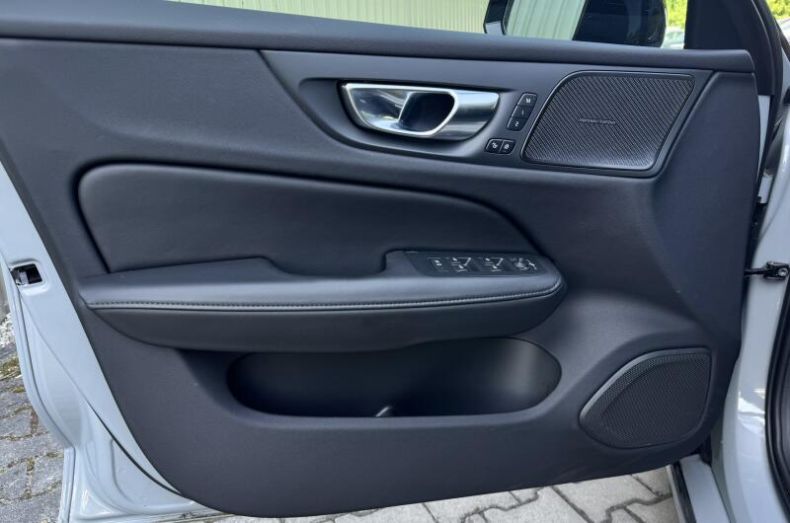 Volvo V60 - hlavní fotka