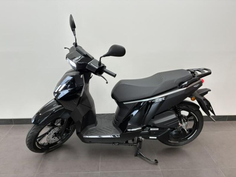 Peugeot Tweet 125 - hlavní foto