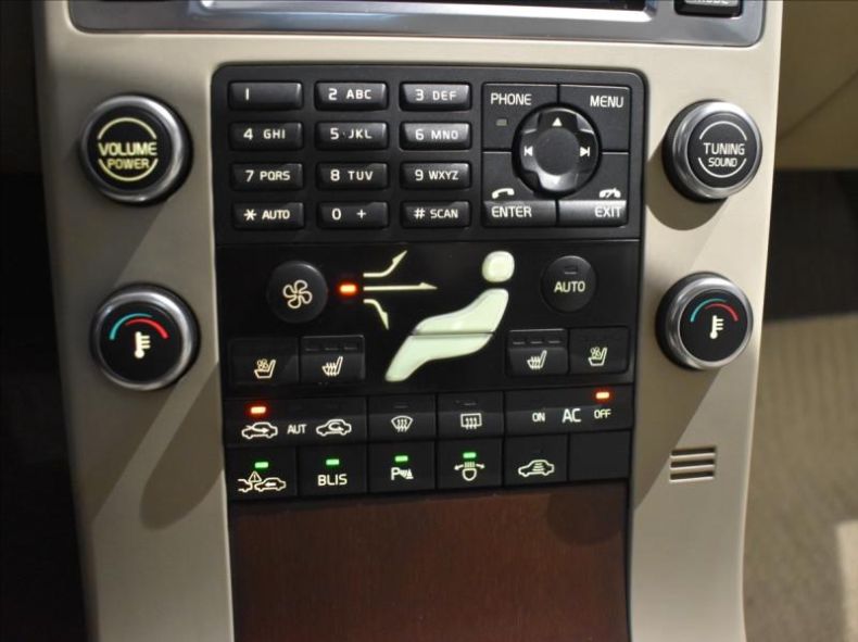 Volvo V70 - hlavní fotka