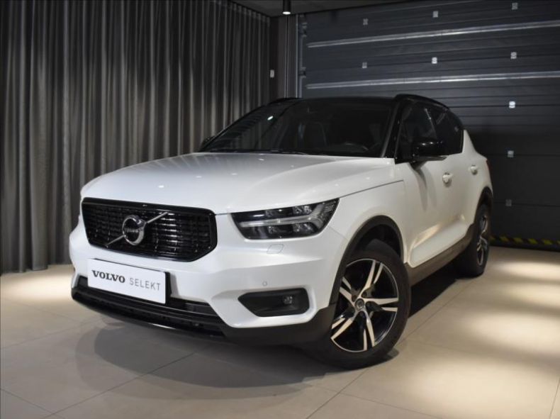 Volvo XC40 - hlavní foto