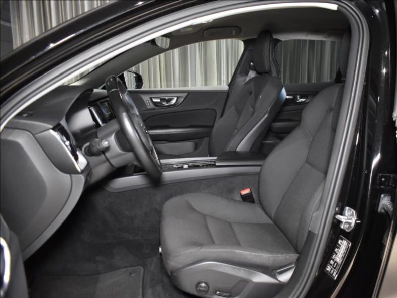 Volvo V60 - hlavní fotka