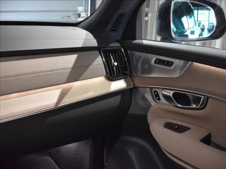 Volvo XC90 - hlavní fotka
