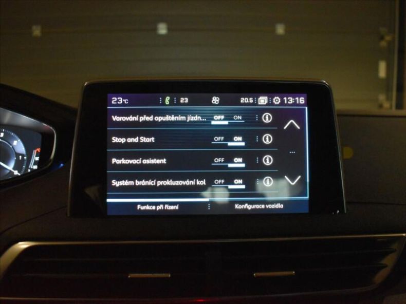Peugeot 5008 - hlavní fotka
