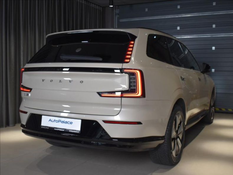 Volvo EX90 - hlavní fotka