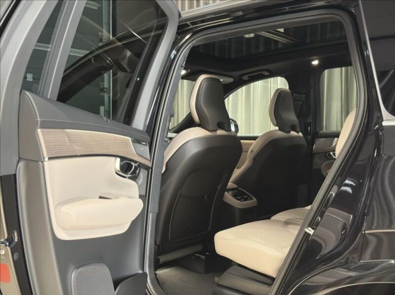 Volvo XC90 - hlavní fotka