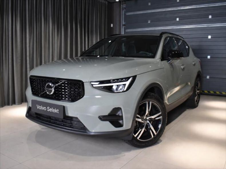 Volvo XC40 - hlavní foto
