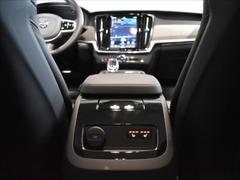 Volvo V90 - hlavní fotka