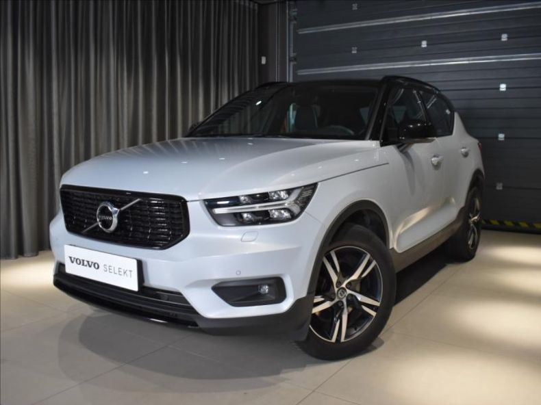 Volvo XC40 - hlavní foto