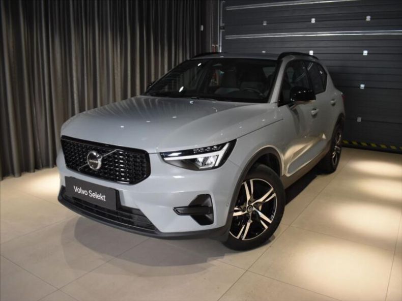 Volvo XC40 - hlavní foto